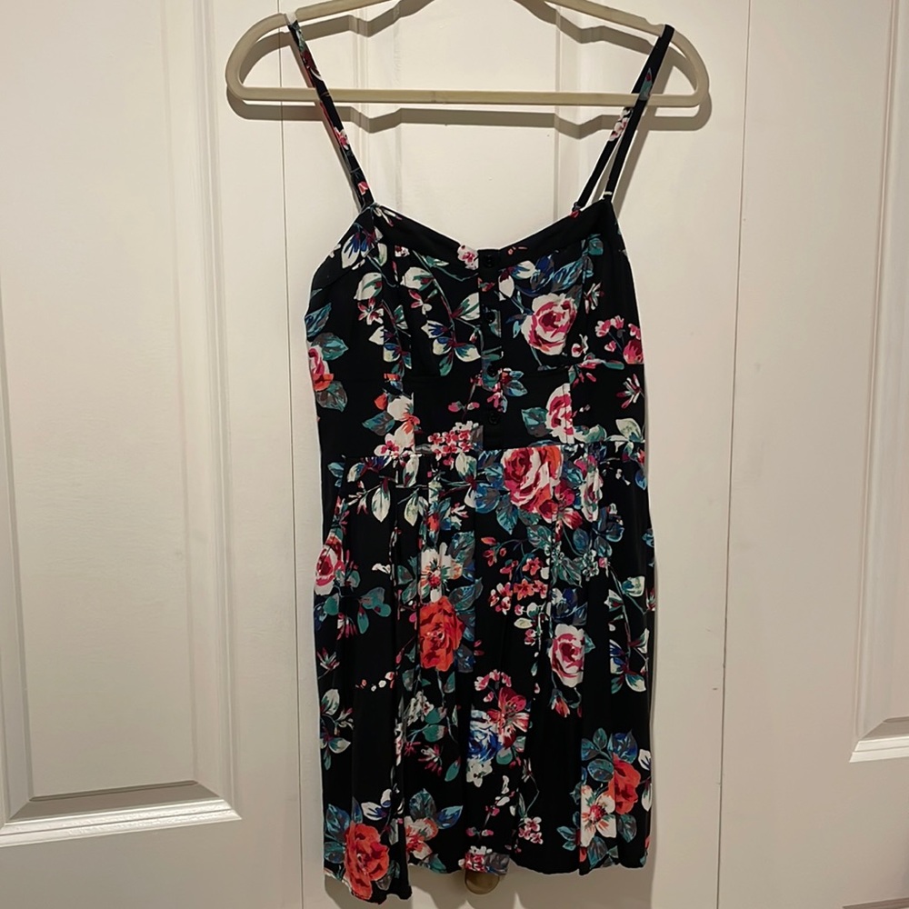EUC Express dress black with floral pattern size small